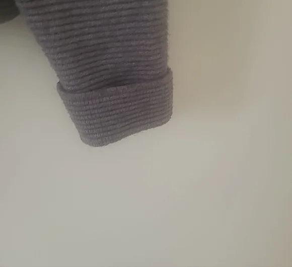 Cropped Cardigan - Picture 7 of 9